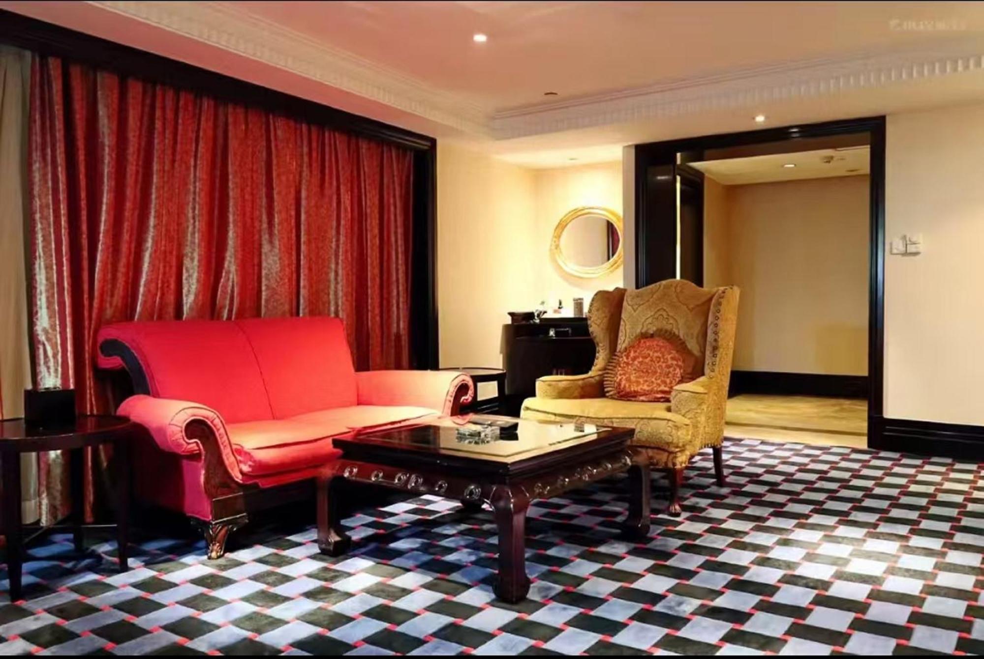 גואנגג'ואו Royal Mediterranean Hotel מראה חיצוני תמונה
