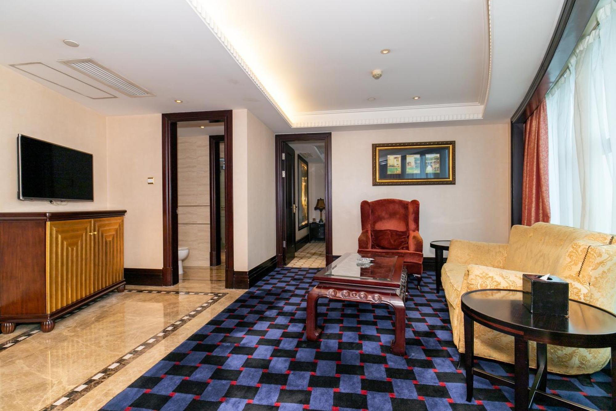 גואנגג'ואו Royal Mediterranean Hotel מראה חיצוני תמונה