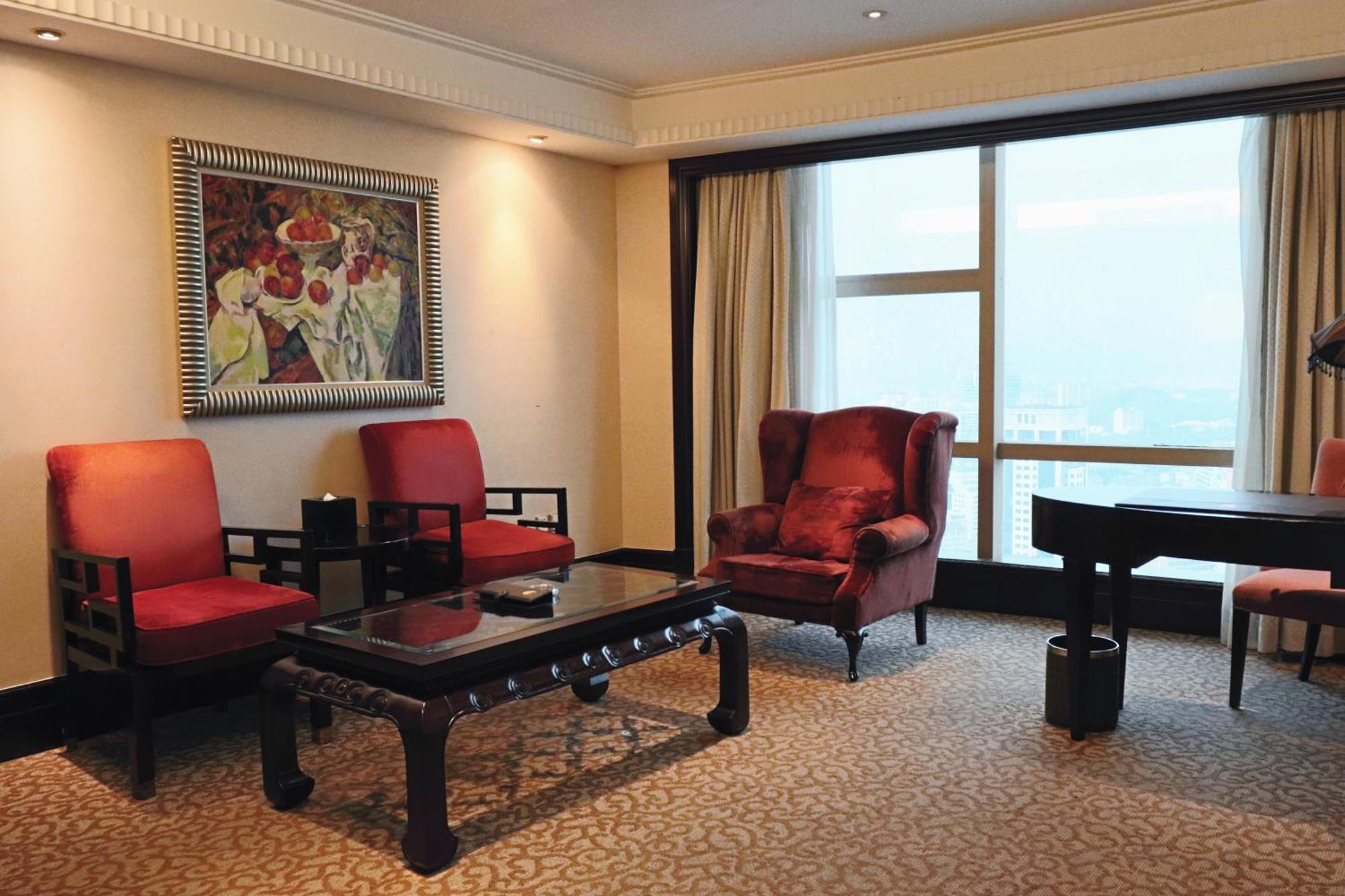 גואנגג'ואו Royal Mediterranean Hotel מראה חיצוני תמונה