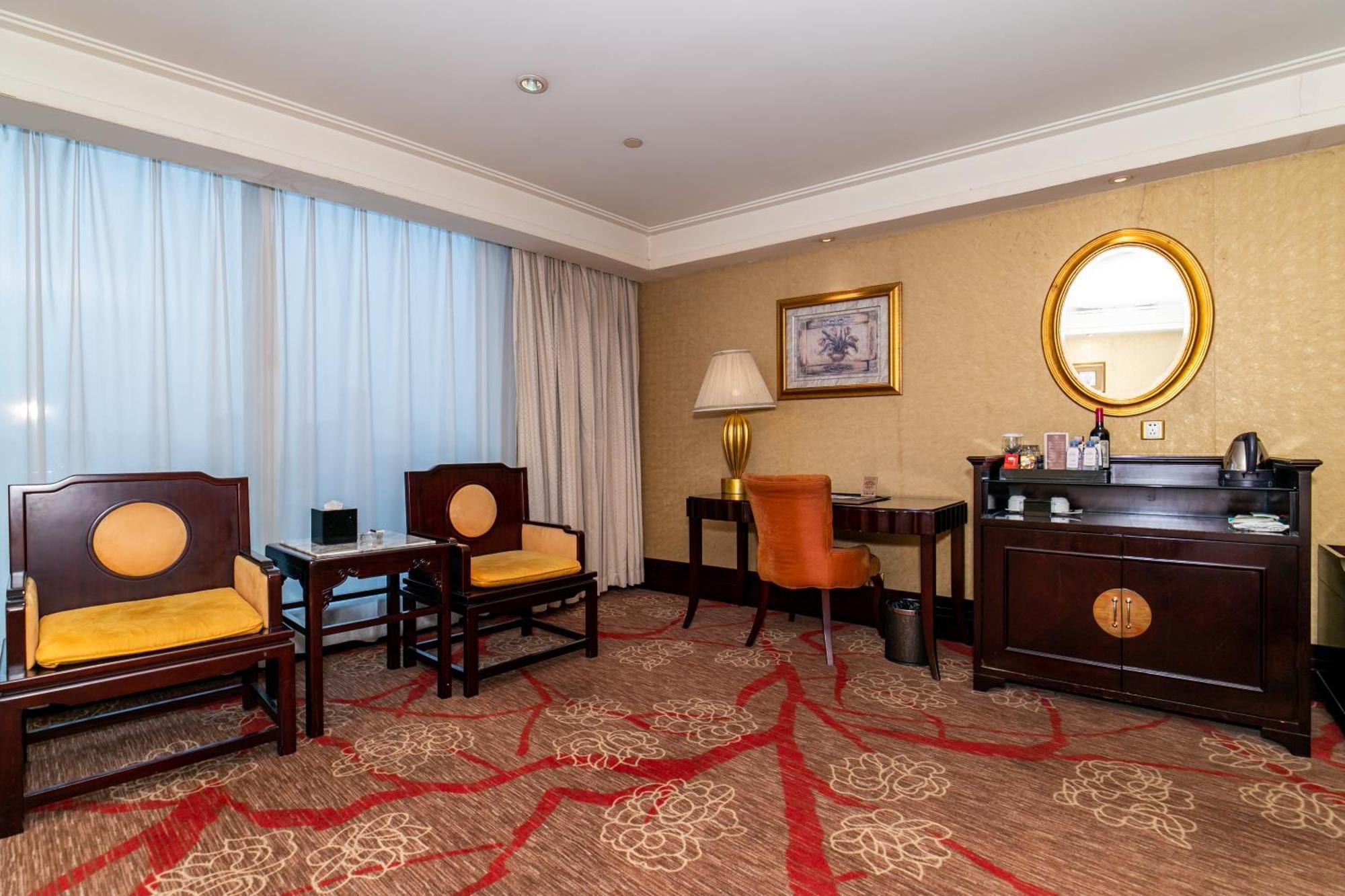 גואנגג'ואו Royal Mediterranean Hotel מראה חיצוני תמונה