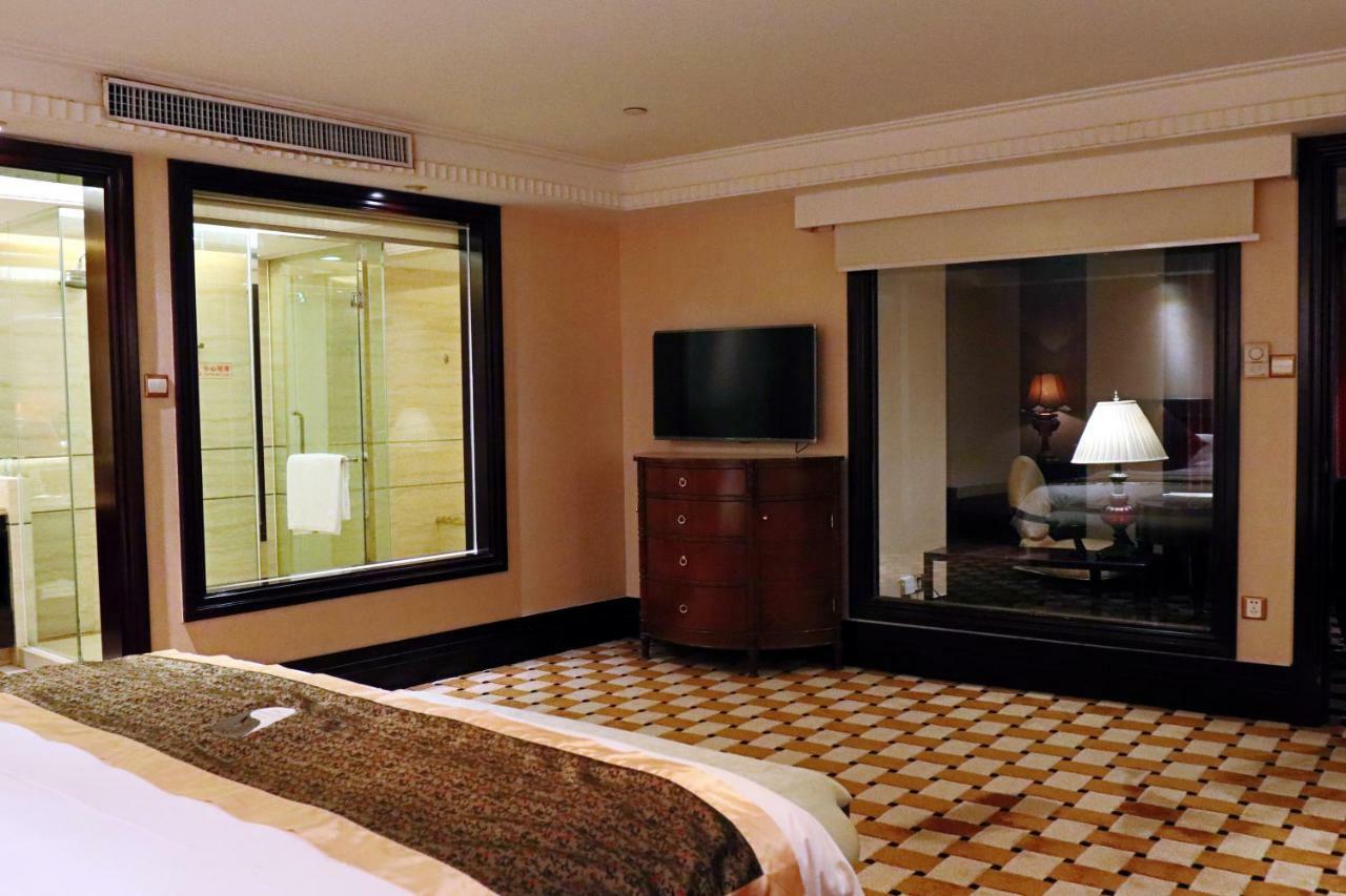 גואנגג'ואו Royal Mediterranean Hotel מראה חיצוני תמונה